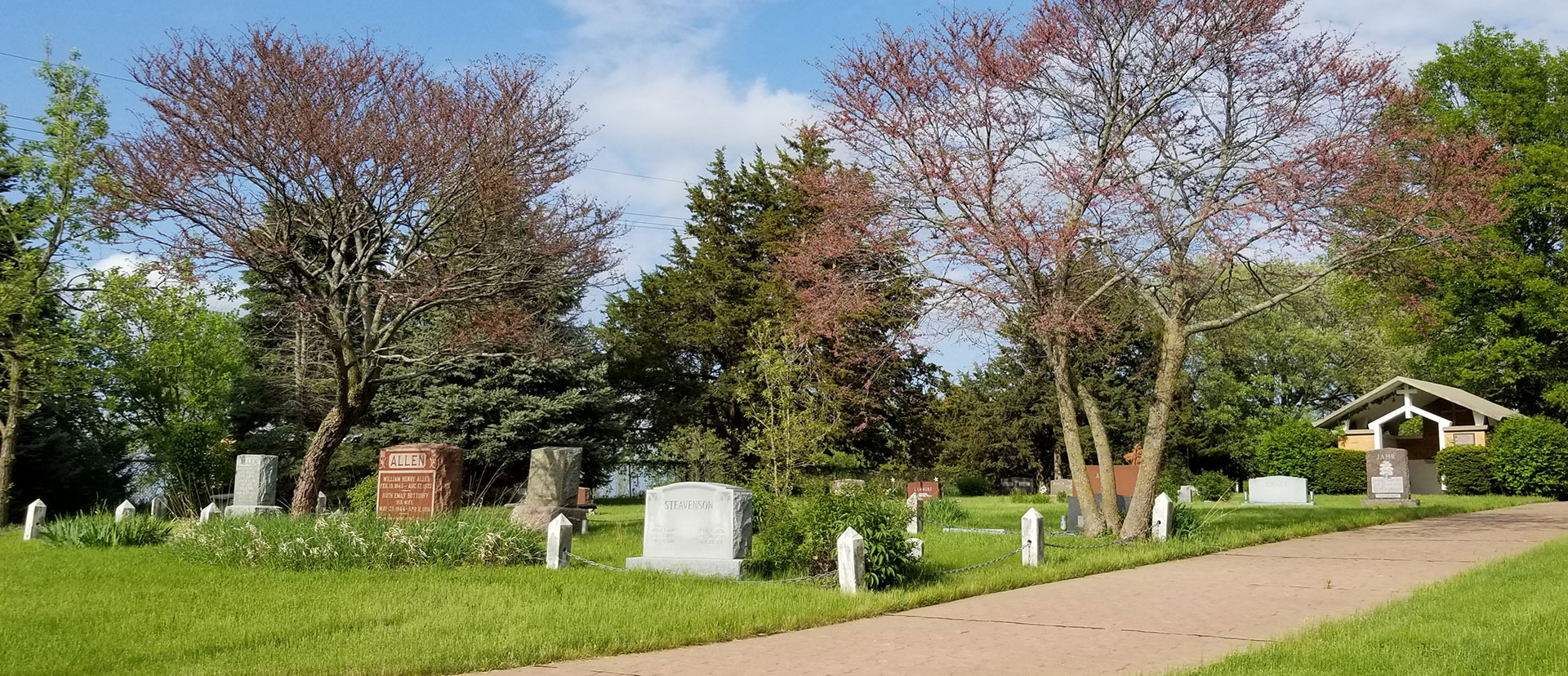 Allen Pioneer Cemetery gravestones